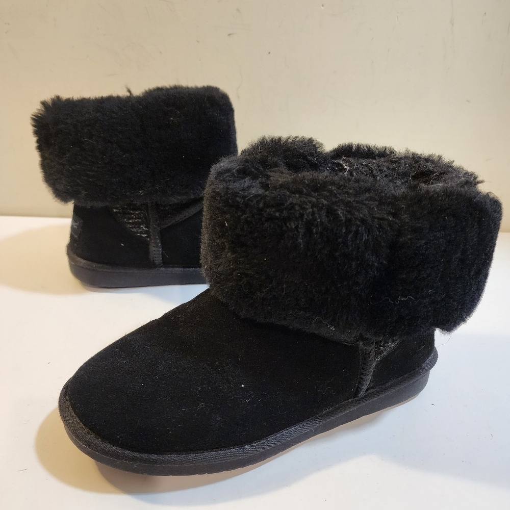 Minnetonka Women's Black Snow Winter Boots size 9